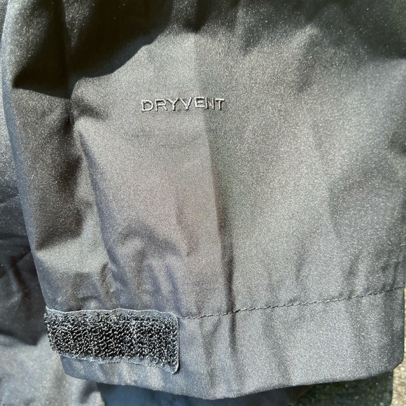 The Northface Men's Sz M 2024 Shell Jacket in Black Medium - Picture 4 of 11
